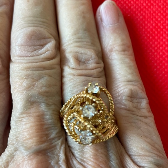 Two costume brooches and one costume ring, size seven. - Picture 2 of 8